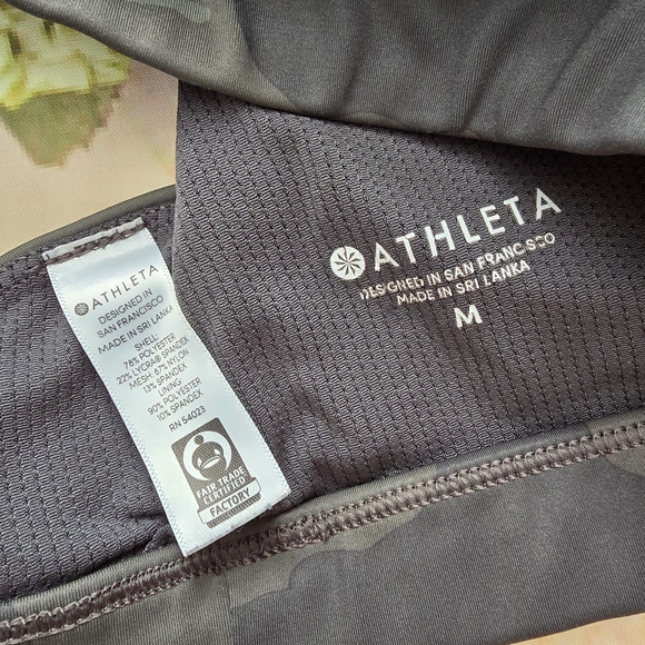 Athleta camo print sports bra - Picture 6 of 7